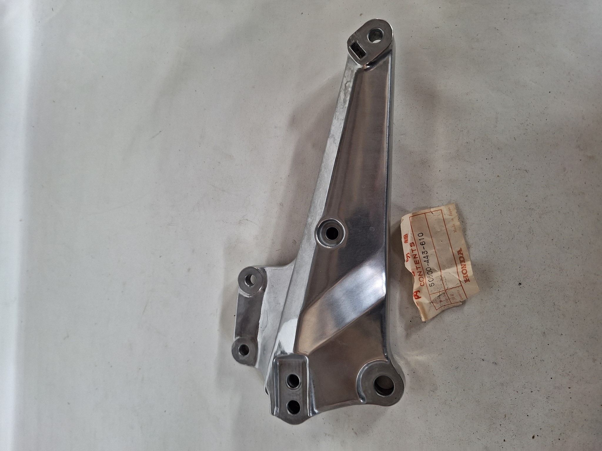 Picture of HOLDER,R.STEP  50600-443-610